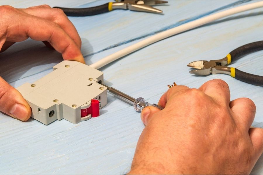 Ataşehir Acil Elektrikçi